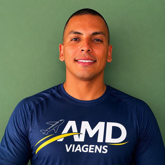 Equipe da AMD Viagens com a camisa da agência